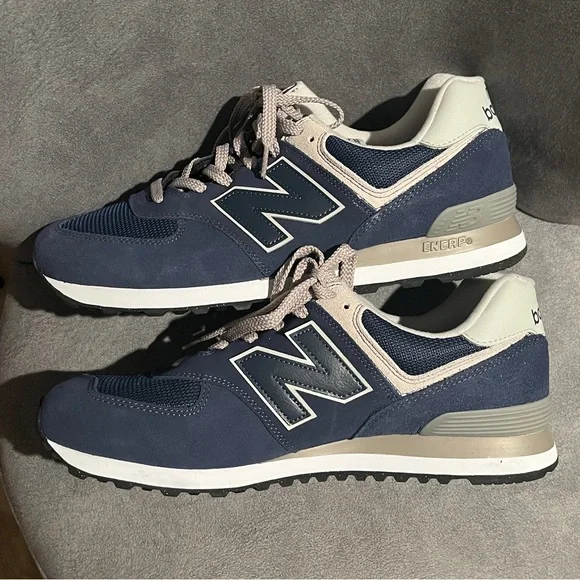 New Balance Men’s Sneakers 574 Navy Size 11.5 US - Picture 4 of 12